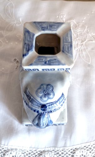 Cendrier vintage céramique bleu et blanc – Forme éléphant – Décoration années 1970 – Pièce unique