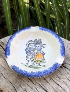 Vintage ceramic ashtray with Breton decorations