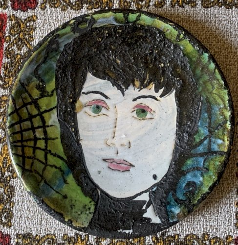 céramique de Vallauris assiette murale au portrait signé Foucard Jourdan
