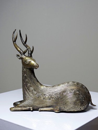 Cerf couché décoratif en laiton Dhokra Inde vintage artisanal