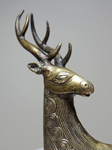 Cerf couché décoratif en laiton Dhokra Inde vintage artisanal