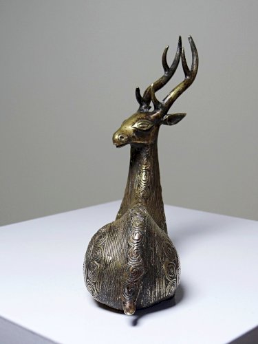 Cerf couché décoratif en laiton Dhokra Inde vintage artisanal