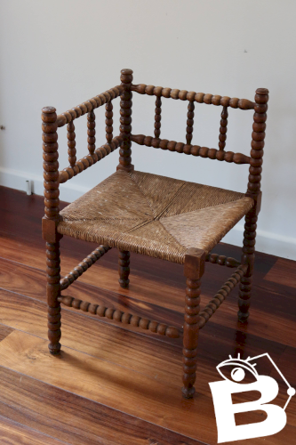 Chaise dangle ancienne en bois tourné