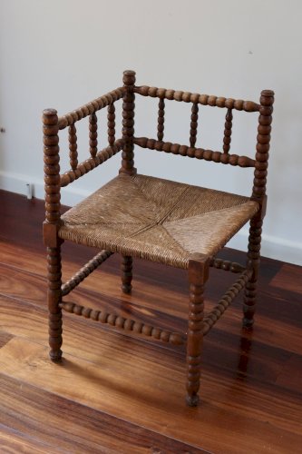 Chaise dangle ancienne en bois tourné