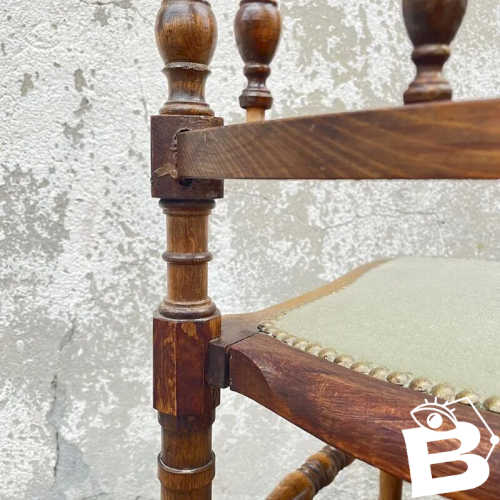 Chaise d’angle ancienne
