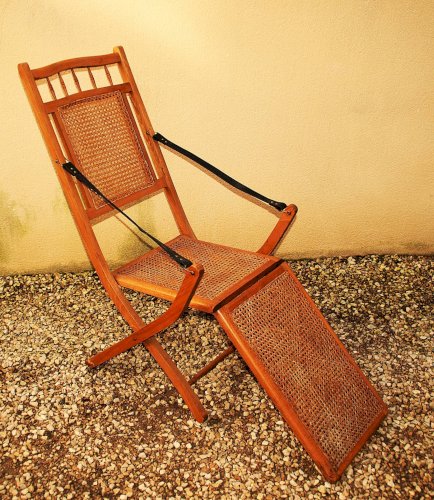 Chaise longue cannée XIXème siècle de style colonial