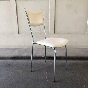 Vintage cream faux leather chair