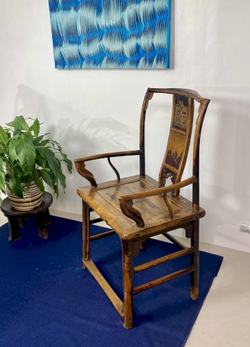 Chaises modèle Bonnet de Lettré en orme design chinois 1900