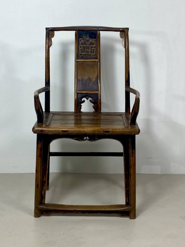 Chaises modèle Bonnet de Lettré en orme design chinois 1900