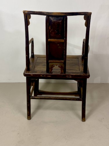 Chaises modèle Bonnet de Lettré en orme design chinois 1900