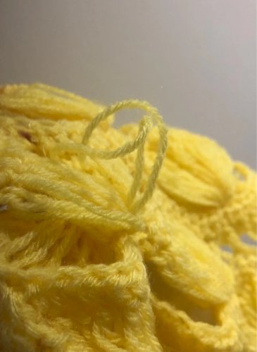 Châle jaune en laine vintage fait main