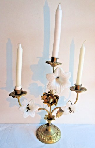 Chandelier d'église en laiton et fleurs de lis en porcelaine blanche, début XXèm