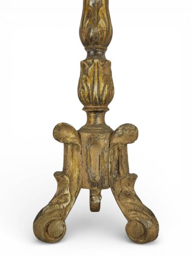 Chandelier en bois doré