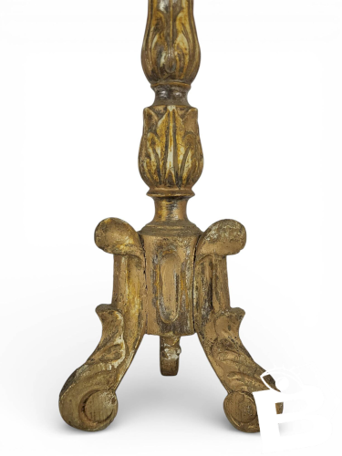 Chandelier en bois doré