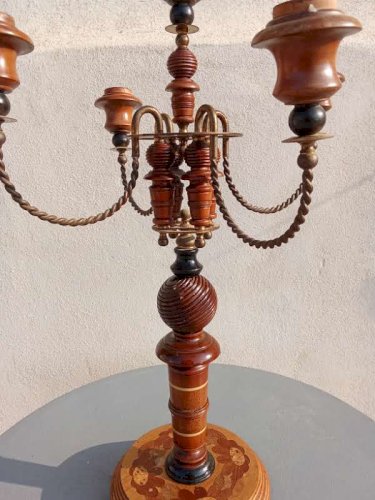 Chandelier en bois tourné et métal 