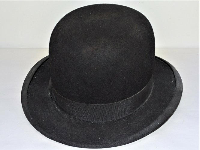 -CHAPEAU MELON ANCIEN THE AIRE Fabriqué pour A CHABENAT COGNAC