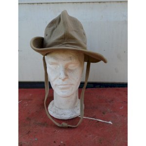 Chapeau Militaria Indochine , Vietnam , etc ..............