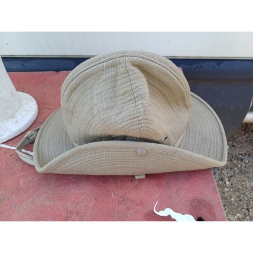 Chapeau Militaria Indochine , Vietnam , etc ..............