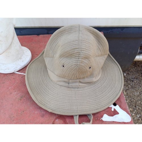 Chapeau Militaria Indochine , Vietnam , etc ..............