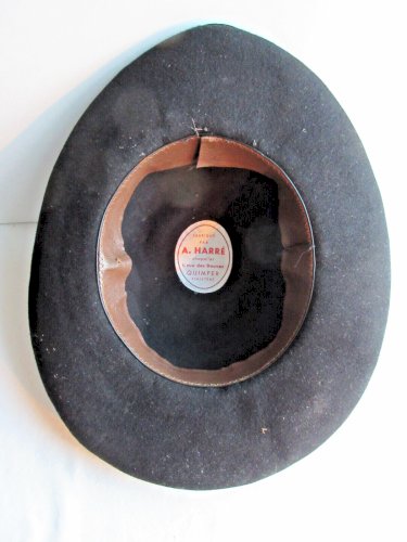 Chapeau rond de Bretagne Napoléon III feutrine noire et long ruban de velours n2
