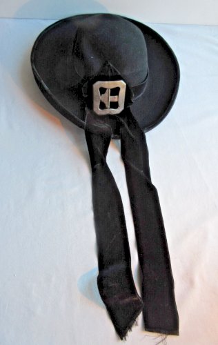 Chapeau rond de Bretagne Napoléon III feutrine noire et long ruban de velours n2