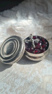 Chapelet ancien avec grenat en verre