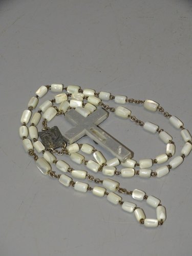 - CHAPELET ANCIEN PERLES NACRE CROIX ALU/RESINE SOUVENIR de LOURDES RELIGION   D