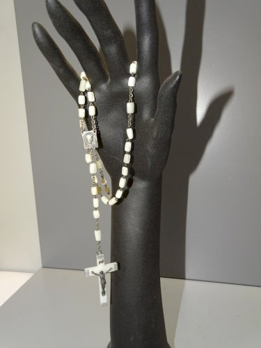- CHAPELET ANCIEN PERLES NACRE CROIX ALU/RESINE SOUVENIR de LOURDES RELIGION   D