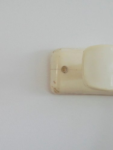 Charlie, la patère blanche en plastique N°140