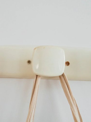 Charlie, la patère blanche en plastique N°140