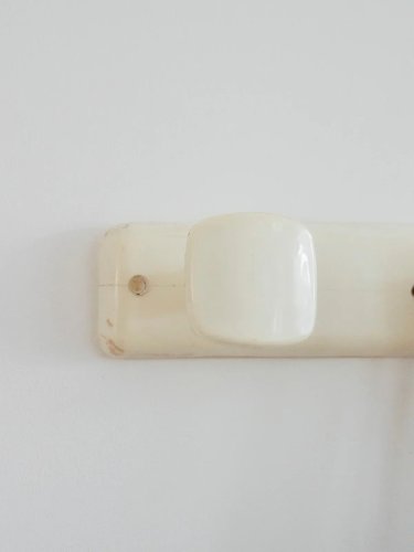 Charlie, la patère blanche en plastique N°140