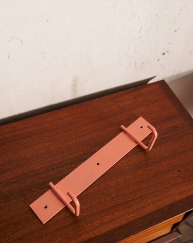 Charlie, la patère rose N°58