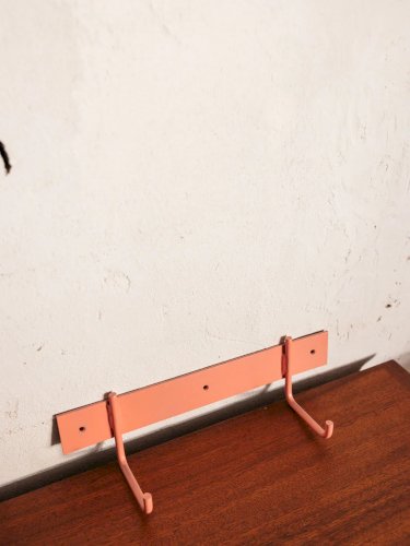 Charlie, la patère rose N°58