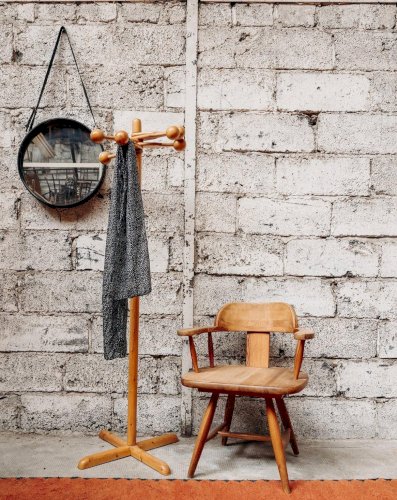 Charlie, le porte-manteau amovible en bois N°117