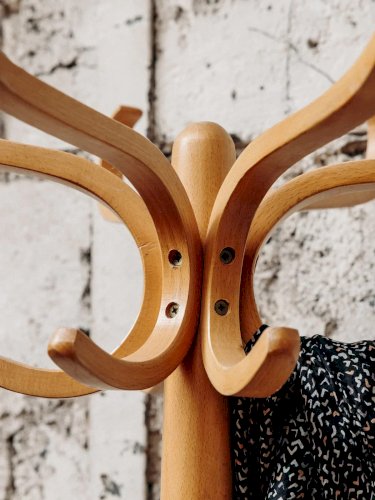 Charlie, le porte-manteau en bois N°118