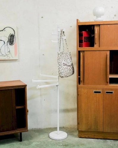 Charlie, le porte-manteau en métal N°128