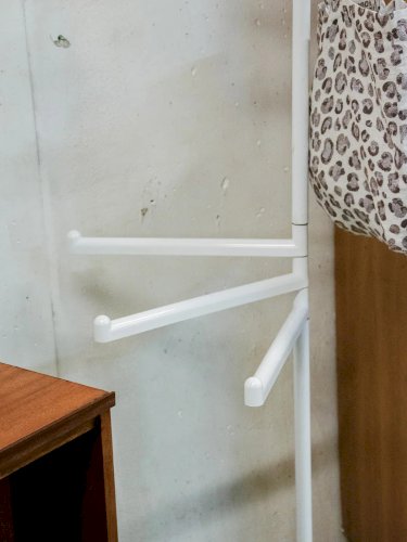 Charlie, le porte-manteau en métal N°128