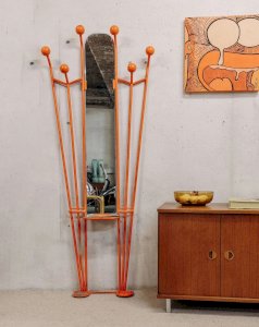 Charlie, le porte-manteau orange N°153