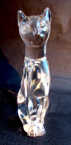 Chat assis sur son derrière, cristal massif incolore statuette figurine Baccarat