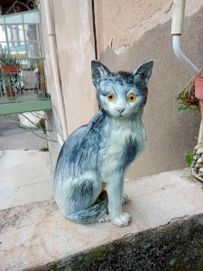 Chat en céramique