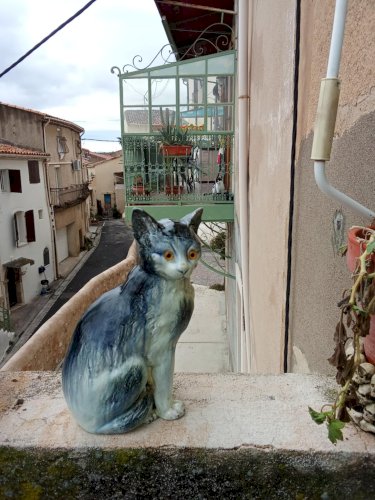 Chat en céramique