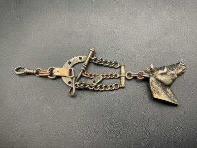 CHÂTELAINE Clavet de Châtelaine et Montre Argent , ÉQUITATION CHEVAL. ( hermes?)