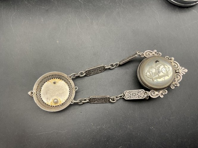 CHÂTELAINE Clavet de Châtelaine et Montre Argent , XIXème Napoleon III .