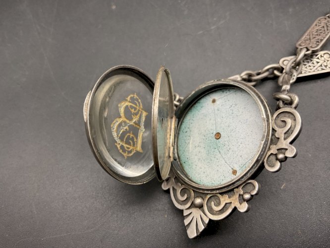 CHÂTELAINE Clavet de Châtelaine et Montre Argent , XIXème Napoleon III .