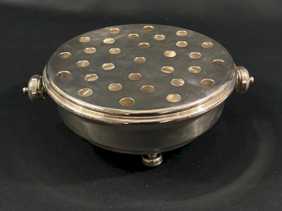 Chauffe-plat en métal argenté signé Fleuron