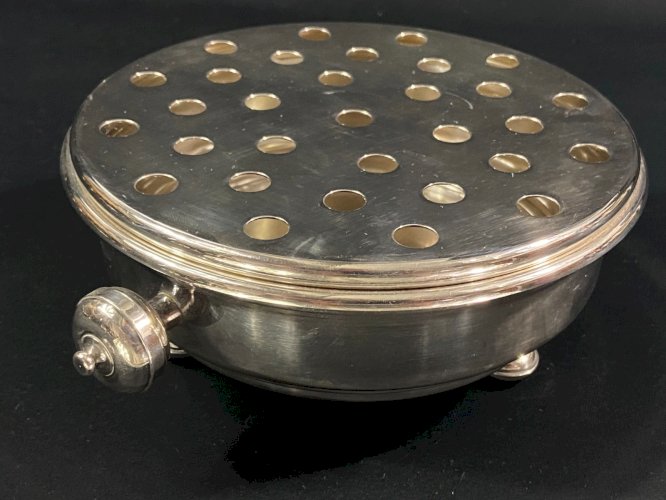 Chauffe-plat en métal argenté signé Fleuron