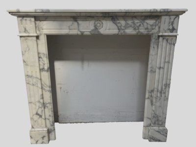 Cheminée De Style Louis XVI En Marbre Blanc Veiné De Carrare XIX Siècle