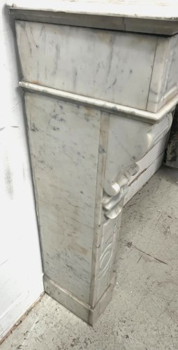 Cheminée Napoléon III en marbre blanc veiné XIX siècle