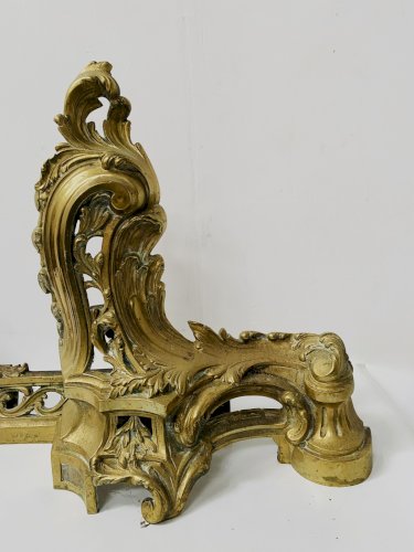 Chenet de style Louis XV en bronze ciselé XX siècle