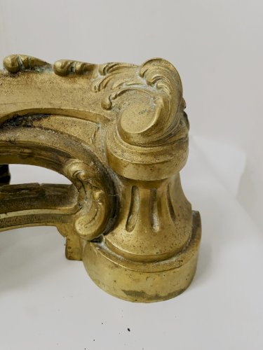 Chenet de style Louis XV en bronze ciselé XX siècle
